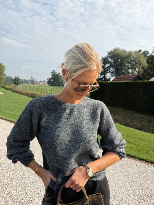 Amy sweater Grey