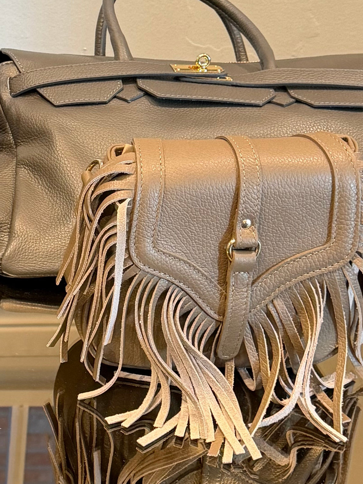 Camilia Tas