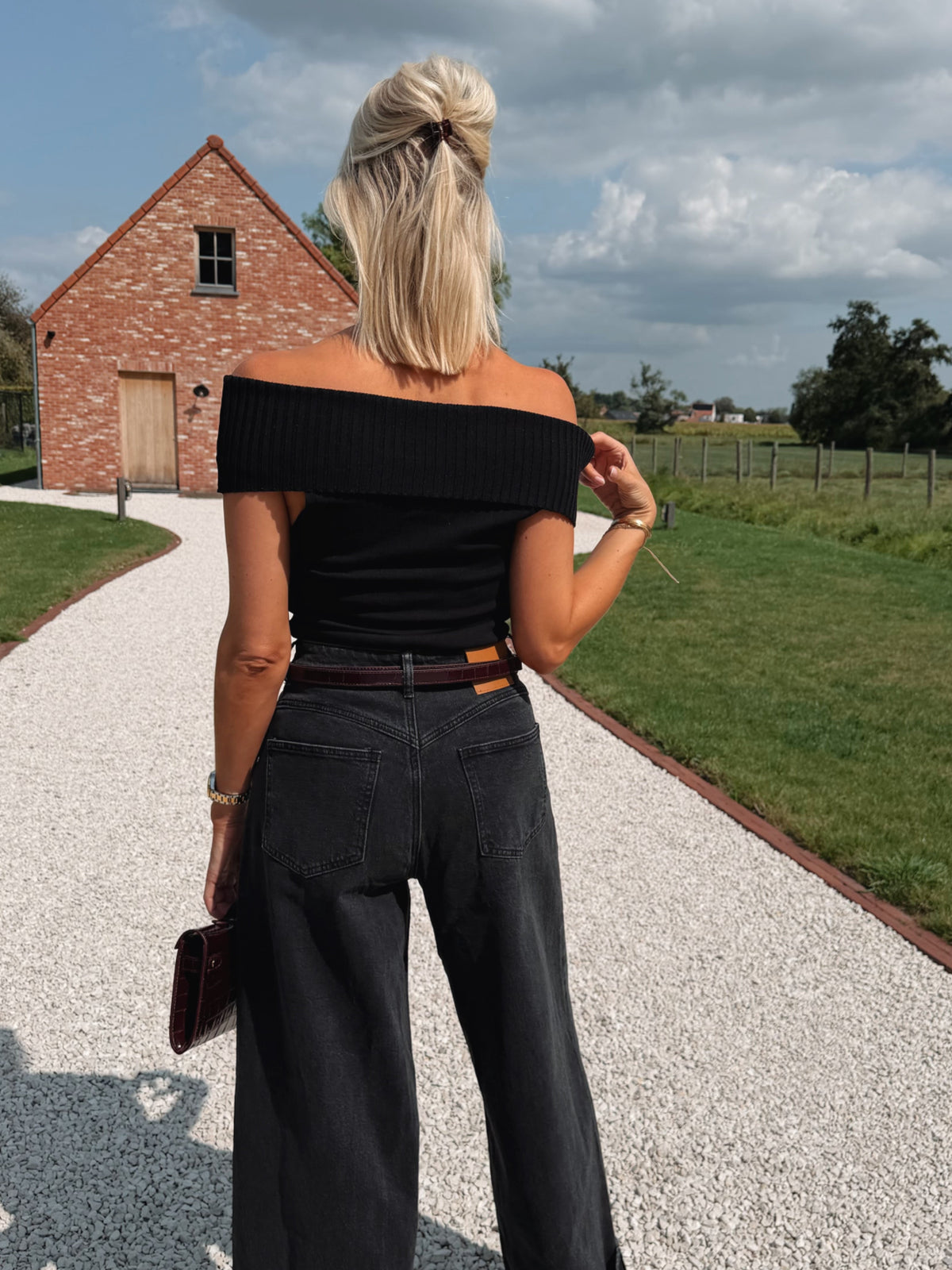 Noor Off-shoulder Top